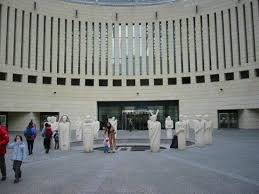 Il mart è uno dei più importanti musei d'italia. Mart Di Rovereto La Piazza Coperta Bild Von Museo Di Arte Moderna E Contemporanea Di Trento E Rovereto Tripadvisor
