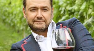 DAVIDE FREGONESE, TRA BAROLO ED ETNA