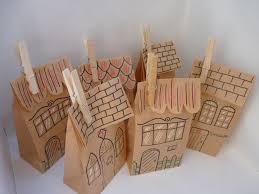 Diesen Hubschen Adventskalender Aus Papiertuten Habe Ich Fur Dich Als Idyllisches Stadtchen Dorf Adventkalender Adventskalender Hausgemachten Adventskalender