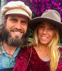 Who can house and pet sit in Aberfoyle Park, SA from June 8th to June 22nd?