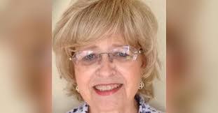 Carolyn Paulette's Instagram, Twitter & Facebook