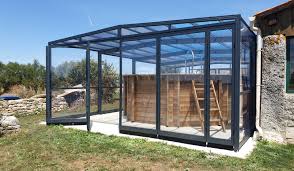 .été comme hiver, l'abri de spa extérieur permet aussi de disposer d'un lieu pour se changer un espace détente à part entière: Abri Terrasse Spa Et Piscine Abris D Albret