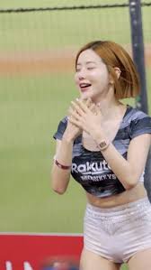 DJ SODA現身桃猿開球！「2分半鐘應援片」流出網暴動：真的好香| 娛樂星聞