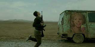 Foxtrot ist ein antikriegsfilm und drama des israelischen regisseurs samuel maoz aus dem jahr 2017. Peter Travers Israel S Foxtrot Is One Of 2018 S Best Rolling Stone