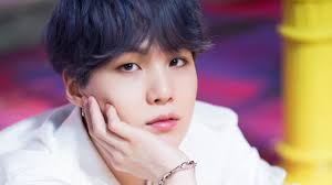 Hochwertige bts suga geschenke und merchandise. Bts Suga Is A Certified Dog Dad Fans Are Crazy With His Love For The Dogs Iwmbuzz