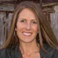 Daisy Larsen's Instagram, Twitter & Facebook