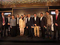 Sadiq khan's height5ft 5 (165,1 cm) politician britanic și primar al londrei din 2016. Lodha Group Lodha Group Welcomes London Mayor Sadiq Khan The Economic Times