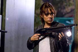 • brief clip of emma stone behind the scenes of zombieland. Bild Zu Emma Stone Zombieland Bild Emma Stone Filmstarts De