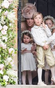 Kate Middleton Returns The Favor At Pippa Middleton S Wedding See The Sisters Together Pippa Middleton Hochzeit Kate Middleton Hochzeit Kate Middleton Kleid