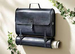 briefkasten schultasche mit zeitungsrolle garten brigitte hachenburg