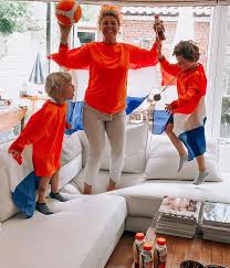 Een bourgondische jongensmoeder, die dol is op fashion, beauty en interieur! Pauline Wingelaar Photos Facebook