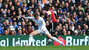 Stuart alan dallas (born 19 april 1991) is a northern irish he began his career in his homeland with crusaders, before moving to england to play for brentford, northampton town and now leeds. Leeds United On Twitter Replacing Stuart Dallas Jack Clarke Is Introduced At Elland Road Making His Lufc Debut Against Brentford 0 1 Leebre Https T Co Pme4quwcwa
