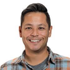 Amanda Macrae's Instagram, Twitter & Facebook