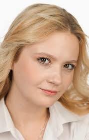 Heidi Schanz's Instagram, Twitter & Facebook