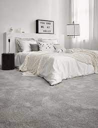 This Is An Introduction Of The Pros And Also Cons Of Bedroom Carpeting It Can Be Made Use Of To Establis Grey Carpet Bedroom Minimalist Bedroom Bedroom Carpet