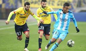 Kamara is already up to 40 appearances for the season, at the time of writing. Kamara Poker Bvb Lasst Nicht Locker Marseille Legt Nach
