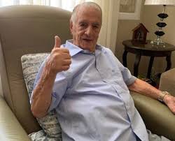 Orlando drummond, o 'seu peru', recebe alta do hospital após dois meses escrito por folhapress, 16:32 / 12 de junho de 2021. Orlando Drummond O Seu Seu Peru Morre Aos 101 Anos No Rio De Janeiro Criativa Online