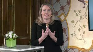 Apa/helmut fohringer 21.04.2021 um 16:44 Familienfreundliche Arbeitgeber Familienministerin Raab Zeichnet 80 Osterreichische Unternehmen Aus Familie Und Beruf