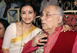 Rani Mukerji Wiki Age Husband Family Biography More Wikibio Rani mukerji shares first pic of baby adira ☞ check all bollywood latest update on our channel ☞ subscribe to our channel. rani mukerji wiki age husband family