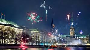 Denn die ausgangssperre greift ab 21 uhr und böller sind verboten. Scharfere Corona Regeln Vor Weihnachten Vorerst Nicht In Hamburg Ndr De Nachrichten Hamburg