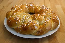Rezept f?r hefeteig im brotbackautomat. Teig Fur Hefezopf Aus Der Brotbackmaschine So Gelingt Er Perfekt