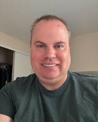 Things worth smiling about. Down another pant size. Started 2024 wearing a  44. About to buy 38's for first time since college. The journey is worth it.