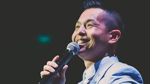 Ernest Prakasa: 'sari rapet jangan dioles di mata', ejekan tentang  keturunan Cina yang jadi terapi