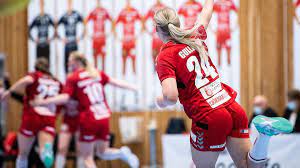 Each team consists of up to 28 players, of whom 16 may be fielded for each match. Handball Jo A Quelle Heure Et Sur Quelle Chaine Suivre Le Match Feminin France Espagne A Tokyo Le Parisien