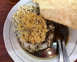 Bukan tanpa sebab, resto malang tersebut mampu secara konsisten menyajikan. Kuliner Sidoarjo Si Legendaris Rawon Mojopahit Gotravelly