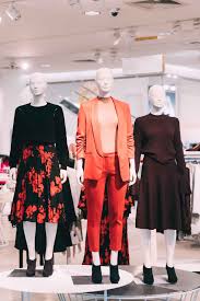 Sizde butik tasarım anlayışı ile kişiye özel parti hazırlamak isterseniz, kendin tasarla imkanı yahut sayfamızda yeni ürün bölümünden size özel tasarlanmış ürünleri de tercih edebilirsiniz. Vitrin Tasarim Egitimi Gorsel Magaza Ve Vitrin Duzenleme Egitimi