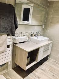 Elle vient ainsi modifier la perception visuelle de la pièce. Carrelage De Salle De Bain 30 Idees Pour Vous Inspirer Kozikaza