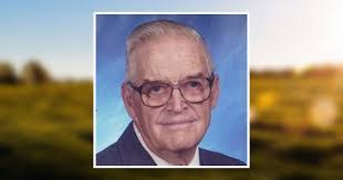 Crystal Lavoie's Instagram, Twitter & Facebook