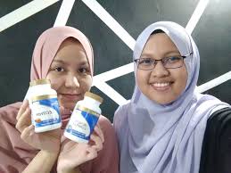 Satu lagi alternatif untuk anda menghilangkan kerutan yang mengganggu di bawah mata, yakni minyak almond. Cara Atasi Masalah Biji Kolestrol Bawah Mata Dengan Cepat Dan Berkesan