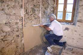 Comment nettoyer le stucco sur des surfaces intérieures ? Realiser Un Enduit Traditionnel A La Chaux En 3 Couches En Interieur Enduit Chaux Chanvre Chaux Enduit A La Chaux