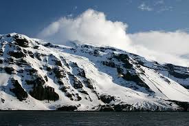Jan mayen is a norwegian volcanic island in the arctic ocean, with no permanent population. Einleitung Jan Mayen