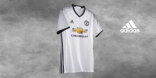 Maillot real madrid domicile gardien 2019 2020 jaune. Football Tweet On Twitter Bayern Munich Chelsea Real Madrid Have Also Unveiled Their New Third Kits