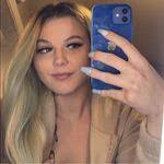 Autumn Biddle's Instagram, Twitter & Facebook