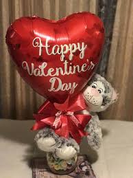 Choose the design that's right for them. San Valentin Valentine S Day Gift Baskets Valentine Gift Baskets Valentine Decorations