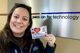 SDN employees pin leadership