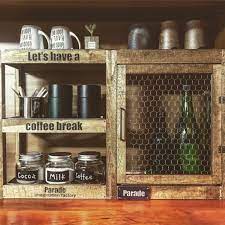 diy セリアの材料で作るステンレストレーシェルフ 扉を付けて隠す収納に カフェコーナー 調味料棚 インテリア 収納 手作り棚 手作りインテリア 100円