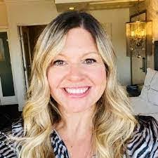 Danielle Babineau's Instagram, Twitter & Facebook