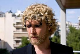 The Greek-Australian singer, Alex Kavvadias, talks about his life in Greece 