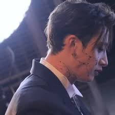 VIDEO🔥230212] El baterista rompió una de sus baquetas y #BangChan fue todo  emocionado a buscarlas ___ Cr. Chanstargazing #BangChanChile🔥 #방찬 #CB97... 