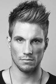 Le man bun devenu une vraie tendance ces derniers temps. Coupe De Cheveux Homme Court Sur Les Cotes Long Dessus Cheveux Beaute Tendances Et Conseils 20 Coiffure Homme Coupe De Cheveux Homme Courte Cheveux Homme