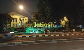 Kemang pratama raya blok an no.12, bojong rawalumbu, bekasi sel., kota bks, jawa barat 17116, indonesia, telepon (021) 82400660. 10 Taman Keren Di Bekasi Untuk Tempat Bersantai Bandoeng