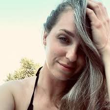 Danielle Stemper (@danie_with_an_ie) • Threads, Say more