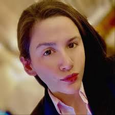 Christine Straub's Instagram, Twitter & Facebook