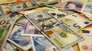 Cam 320 de lei depinde unde schimbi dar mai ales de cursul valutar in acea zi. Curs Valutar Bnm Pentru 2 Februarie Cat Costa Astazi Un Euro Si Un Dolar Foto