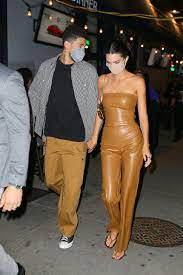 Jordyn woods is the former best friend of kylie jenner.jordyn woods has been linked to many devin booker is the next kobe bryant. Kendall Jenner Is Really Happy In Relationship With Devin Booker Entertainment Tonight