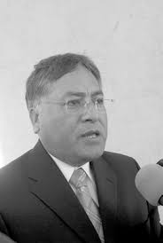 Científica chihuahuense corrige a Stephen Hawking Se deStapa para W